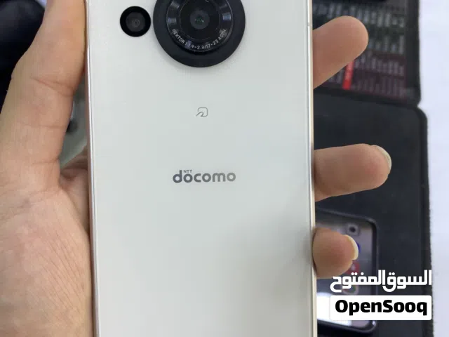 Sharp Aquos R8