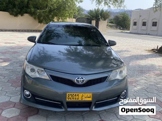 2014 تويوتا كامري LE