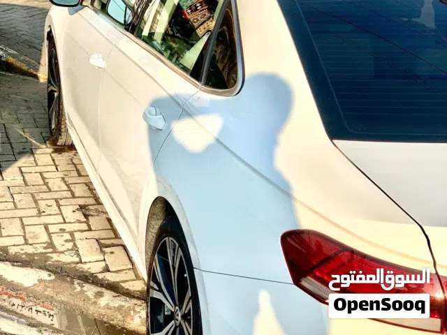 2022 فولكسفاغن باسات SE