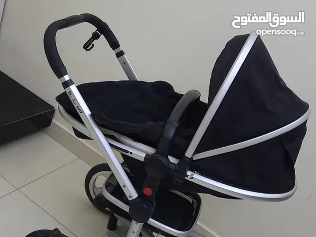 عربة أطفال