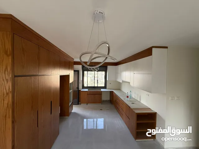 شقة مميزة للايجار قرب وزارة المالية