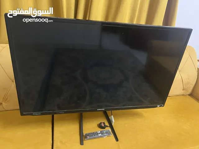 Samsung Other 43 inch TV in Al Sharqiya