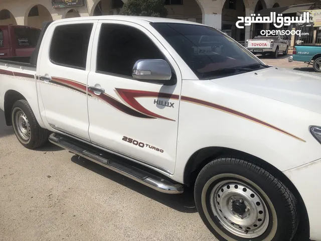 Toyota Hilux 2014 in Mafraq