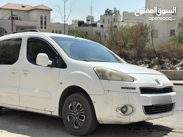 بيجو بارتنر 2015 بحالة الشركة 4+1