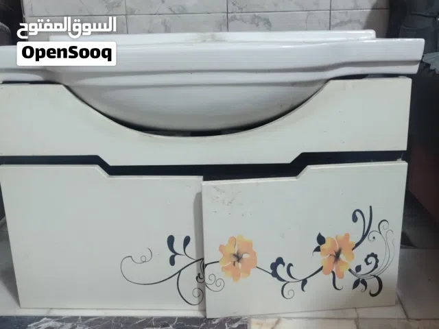 مغسله للبيع قفله