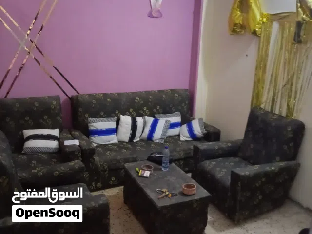 فيصل شارع الجمهوريه بيت 4 ادوار مساحه 70 متر صافي تشطيب لوكس غمدان مسلح مبانى 2000