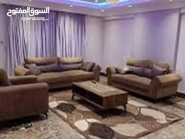 شقة سكنية مفروشة شبه جديدة للإيجار في عمارة حديثة في السوالم سوق الجمعة