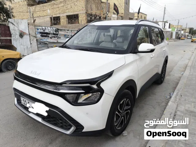 2023 كيا كارينز Standard