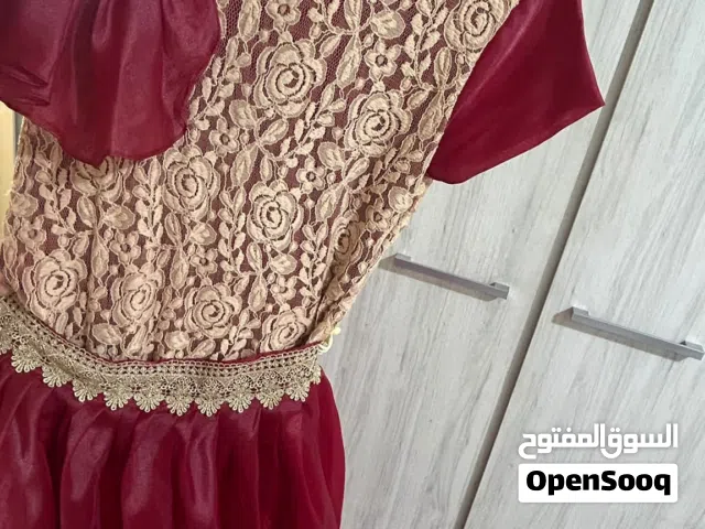 للبيع 3 فساتين سهرة ومناسبات لبسة وحدة فقط