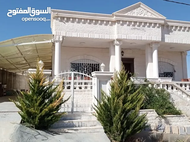 200 m2 2 Bedrooms Villa for Sale in Zarqa Birayn