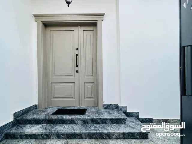 0m2 5 Bedrooms Townhouse for Sale in Tripoli Ain Zara