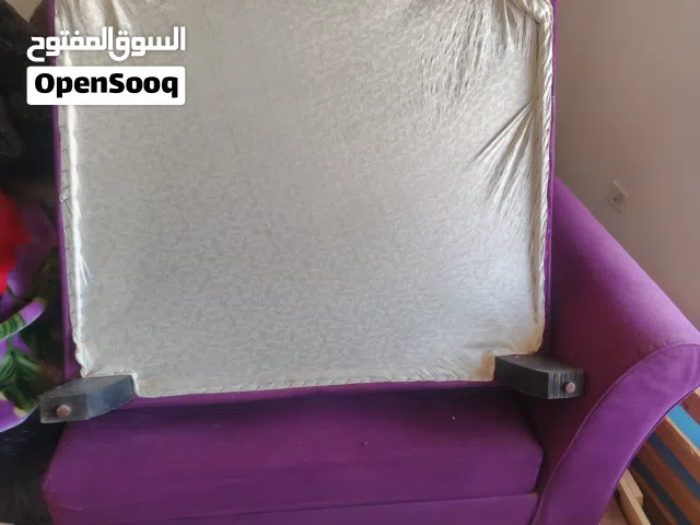 طقم كورنر كلاسيك خشب زان نضيف وعلى الفحص لكن يوجد مكان في الطقم محتاج لشد الاقشطة فقط
