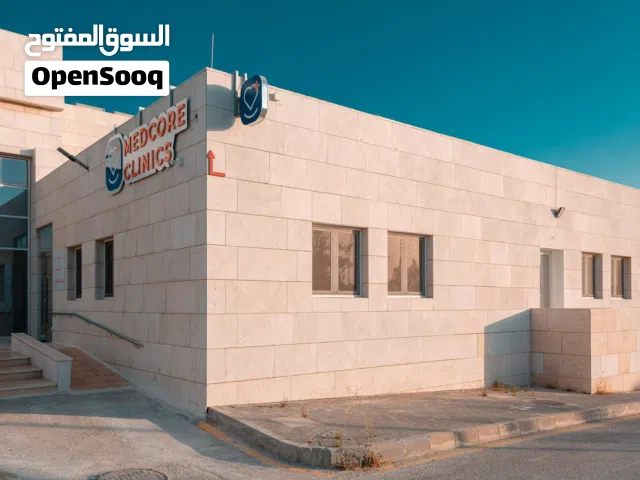 عيادة طبية في منطقة مميزة و دخل عالي للايجار
