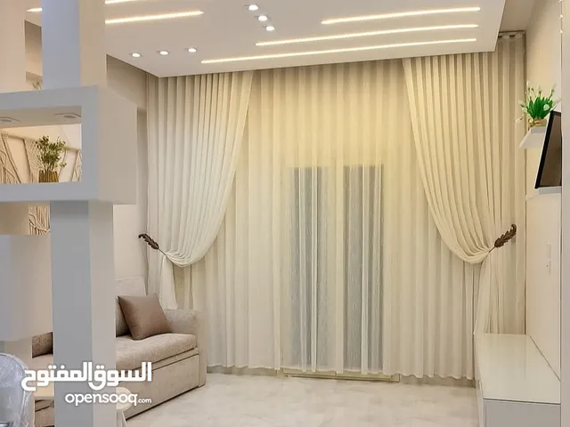 ستائر ويفي بلاك أوت وشيفون .