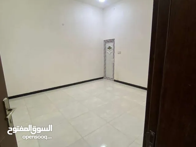 120 m2 2 Bedrooms Apartments for Rent in Basra Khadra'a
