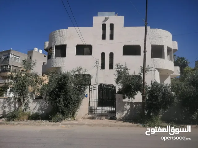 600m2 More than 6 bedrooms Townhouse for Sale in Amman Al Yadudah