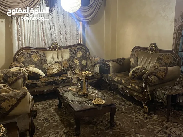 شقة للبيع.