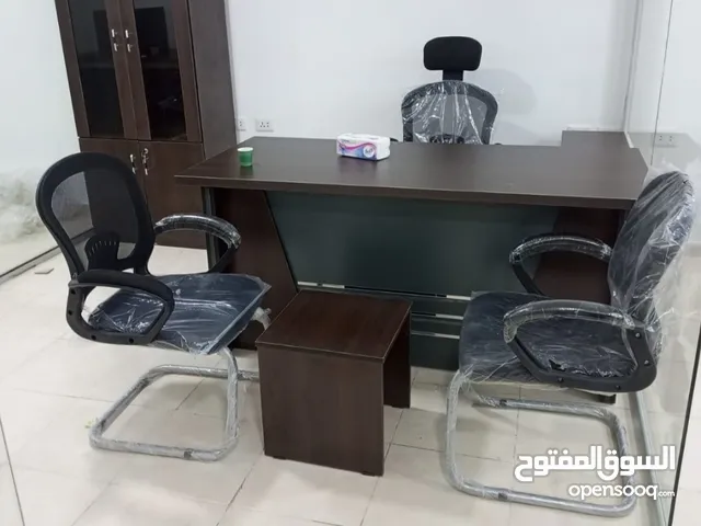 مكتب مدير  مع جانبية وادراج وطاولة