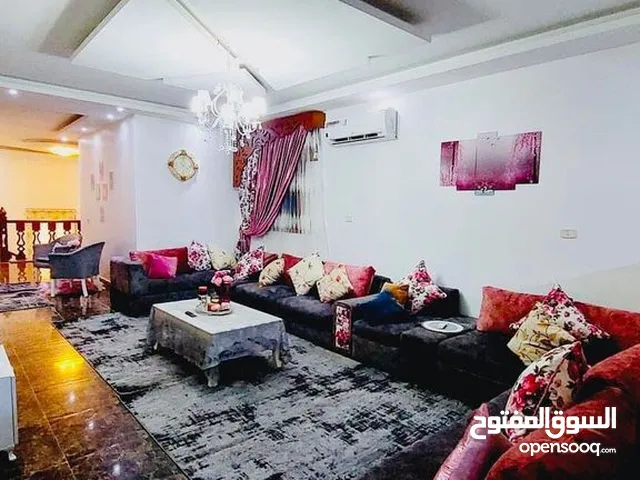 600 m2 5 Bedrooms Villa for Sale in Tripoli Ain Zara
