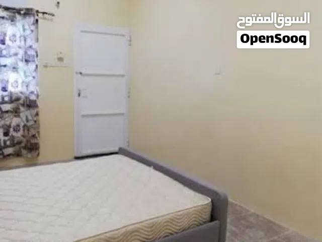 غرفه للايجار الشهري او اليومي ب90ريال شامل الكهرب والماء باسوق الخوض