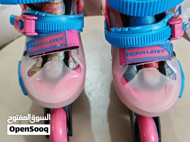 كوتشي تزلج / تزحلق للأطفال استخدام خفيف جدا نفس الجديد مقاس 32