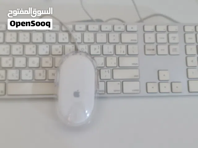 لوحة مفاتيح مع ماوس من شركة آبل