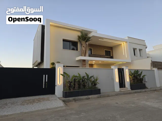فيلا جديدة على مساحة أرض 320م2