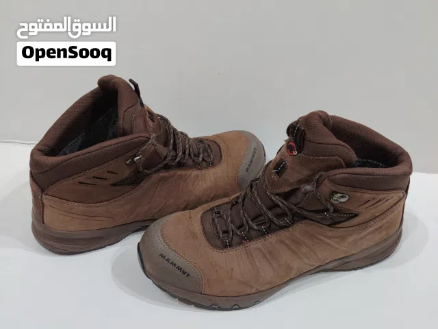أحذية عالمية متخصصة للهايك والتسلق والرحلات الجبلية  best hiking shoes ..كل حذاء وله سعر خاص