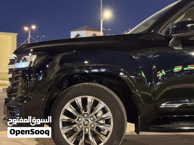 2024 Toyota Land Cruiser GXR