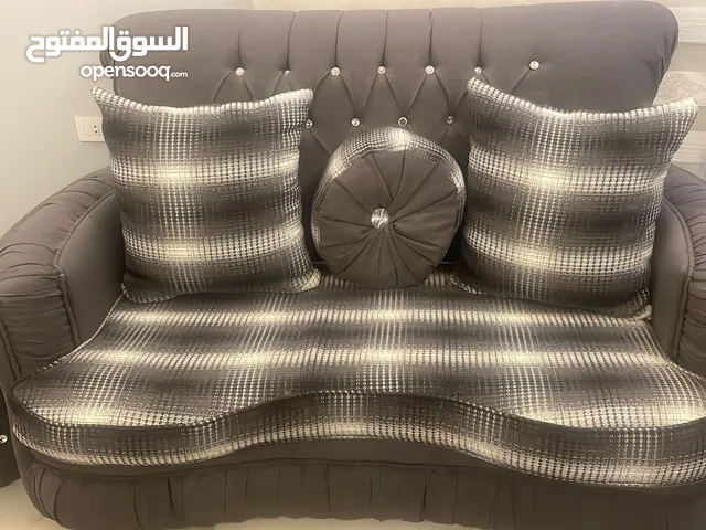 طقم كنب تفصيل بحالة ممتازة