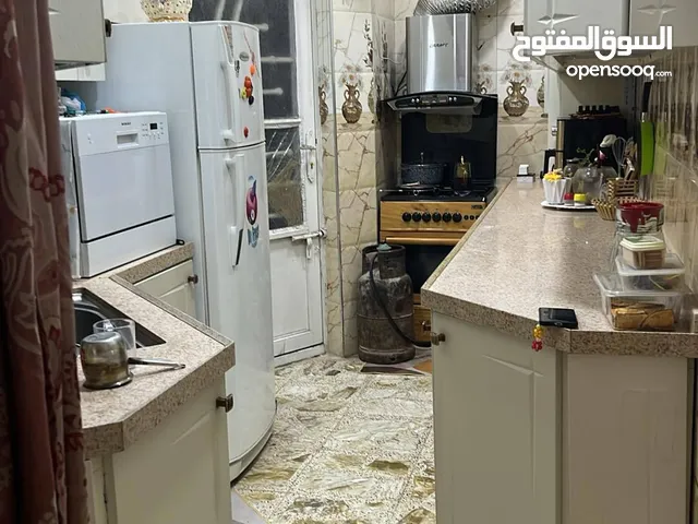 بيت 100م حي الميلاد بجانب الركن قريب الشارع العام قريب المتنزه قريب للخدمات مدرسة متنزه شارع عام