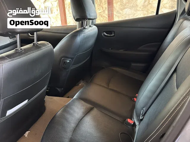 2015, نيسان, ليف, SL