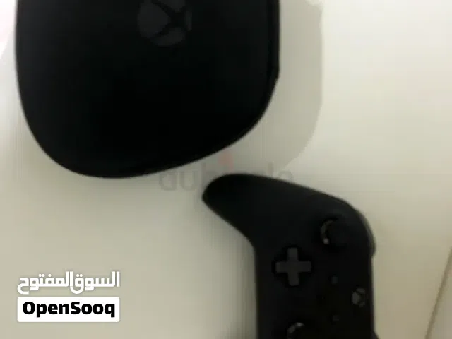 كنترولر اليت 2 - XBOX Elite Series 2 مع الشنطه والاكسسوارات نضيف ومافيها اي مشاكل قابل للتفاوض