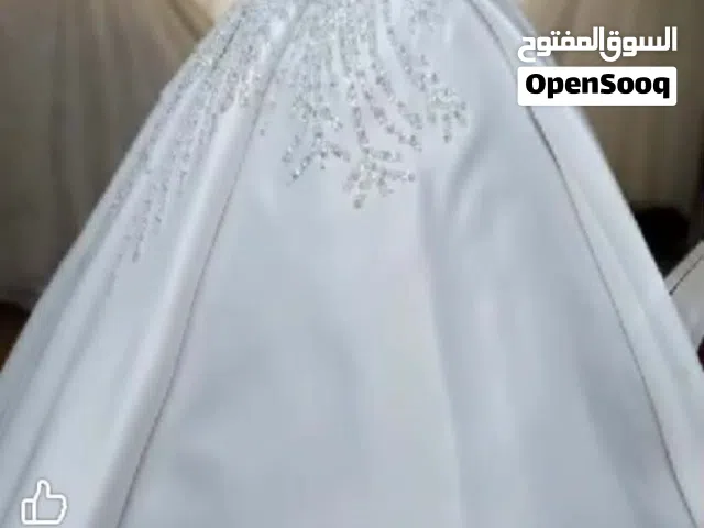 فستان للبيع شامل توابعها الموقع الكرك شامل توصيل لجميع مناطق مملكه