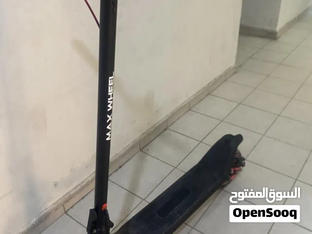 سكوتر شاومي للبيع خفيف جدا بحاله الجديد لايوجد اي تعرض زلغات بحاله وكاله استعمال شهرين وشحن