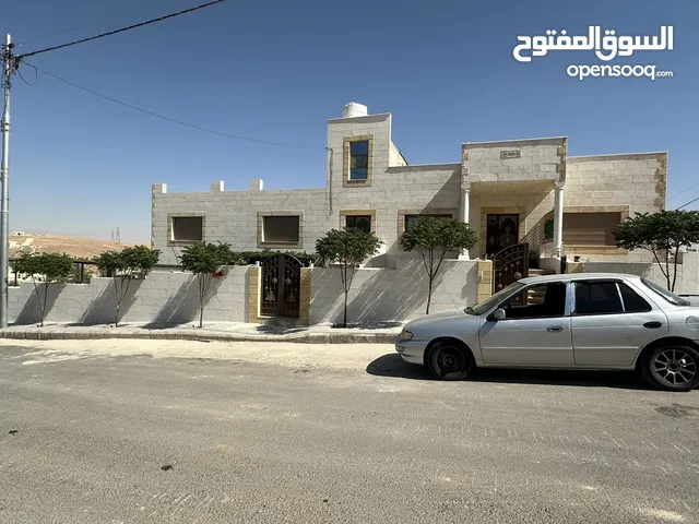 440 m2 More than 6 bedrooms Townhouse for Sale in Amman Al-Baida