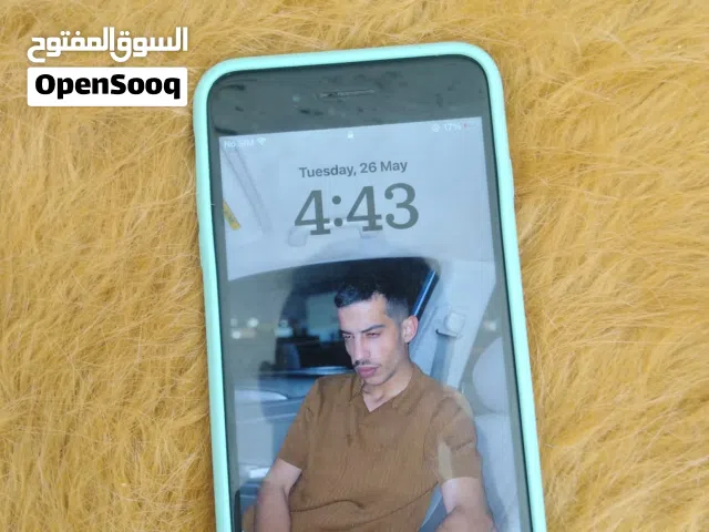 ايفون 8 plus الجهاز استخدام بنت بحاله الوكاله مكسور باك محطوط عليه كڤر مش باين للبيع بسعر حرق