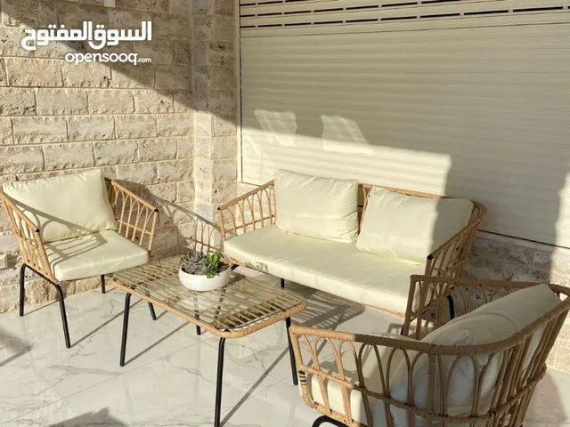 قعدة خارجية كراسي + طاولة+ الفرشات التوصيل للداخل