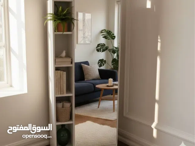 مرآة أرضية فاخرة مع رفوف جانبية – قطعة ديكور تخطّف الأنظار