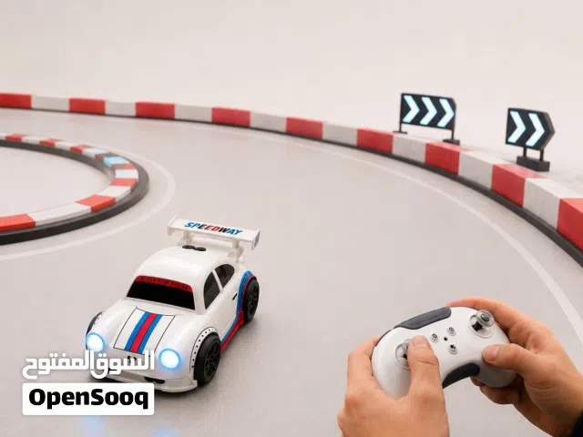 سيارة تحكم عن بعد مع مؤثرات صوتيه