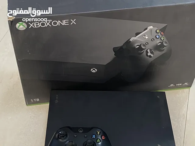 بحاله ممتازه مستعمله استعمال بسيط جدا Xbox one x