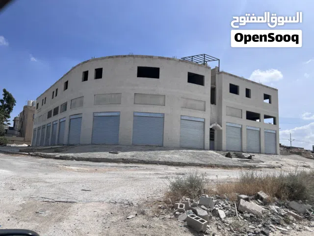 مخازن صنعات متوسطة للإيجار