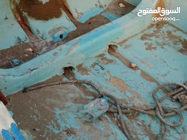 قارب 18 من دون مكينه للبيع