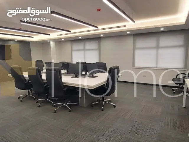 مكتب طابق رابع مفروش بمجمع مخدوم في خلدا بمساحة مكتب 150م