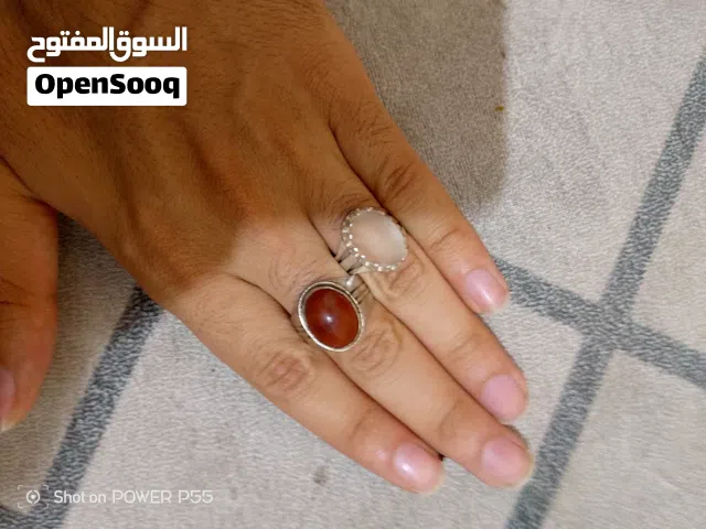 السلام عليكم خاتمين قديمات كلش ابيع بسعر مناسب يسون أكثر لان قديمات كلش وخاصه العقيق ...............