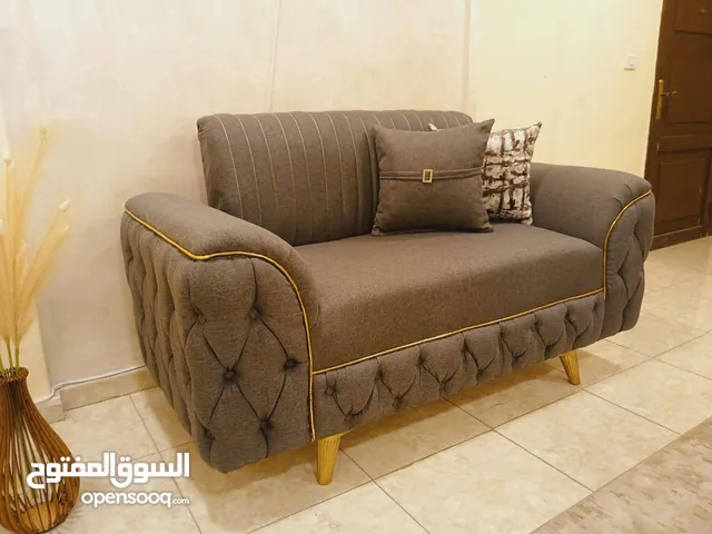 تنجيد كنب وكراسي ومجالس بانواعها وتفصيل ستائر بانواعها