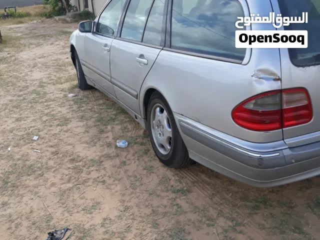 2022 مرسيدس بنز الفئة-E E 240