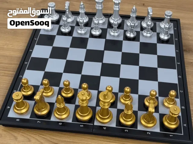 لعبة شطرنج مغناطيسية لعبة الشطرنج المغناطيسية (قابلة للطي)  الاستخدامات:  لعبة فكرية ممتعة تنمّي مها