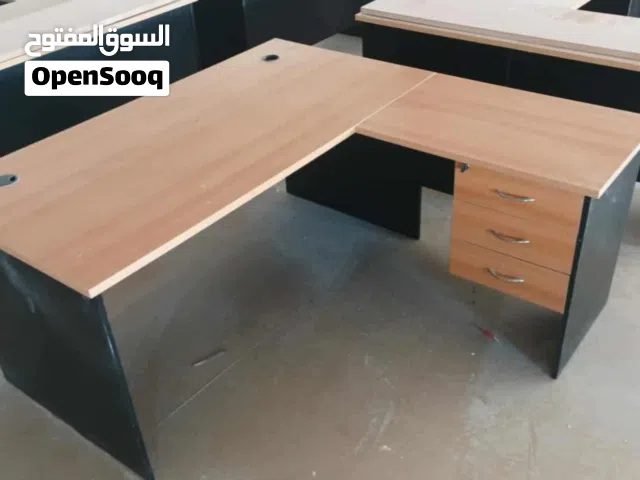 ماكاتب بحالة ممتاز بأشكال مختلفه للبيع