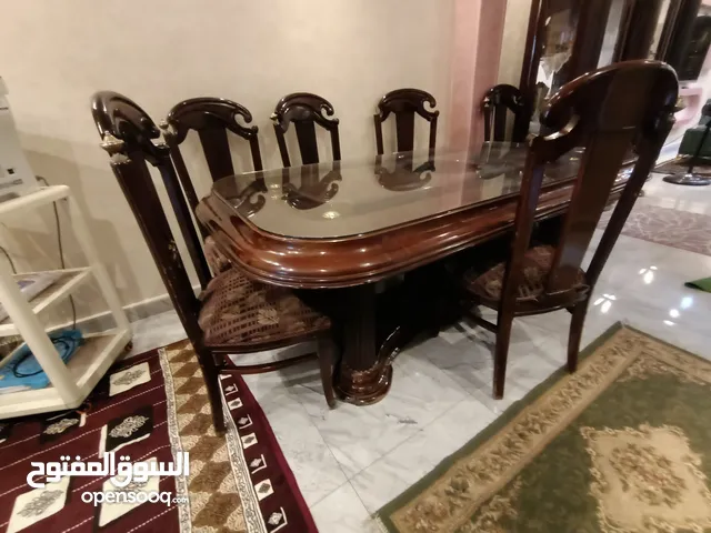 سفره للبيع نيش وبار استعمال خفيف جدا جدا